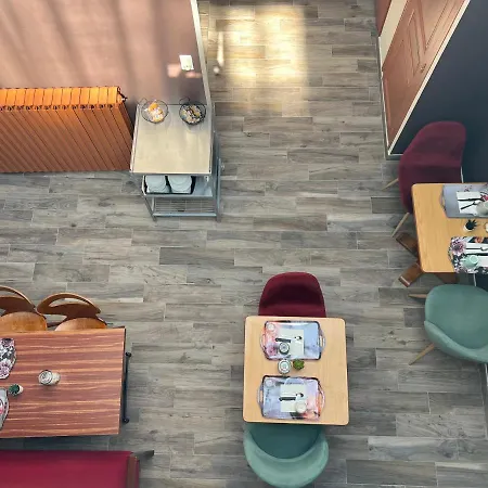 Tulty Hotell Tours